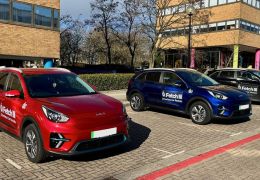 Serviço de aluguel oferece carros guiado por controle remoto