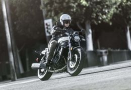 Kawasaki apresenta novo modelo de moto Eliminator 450