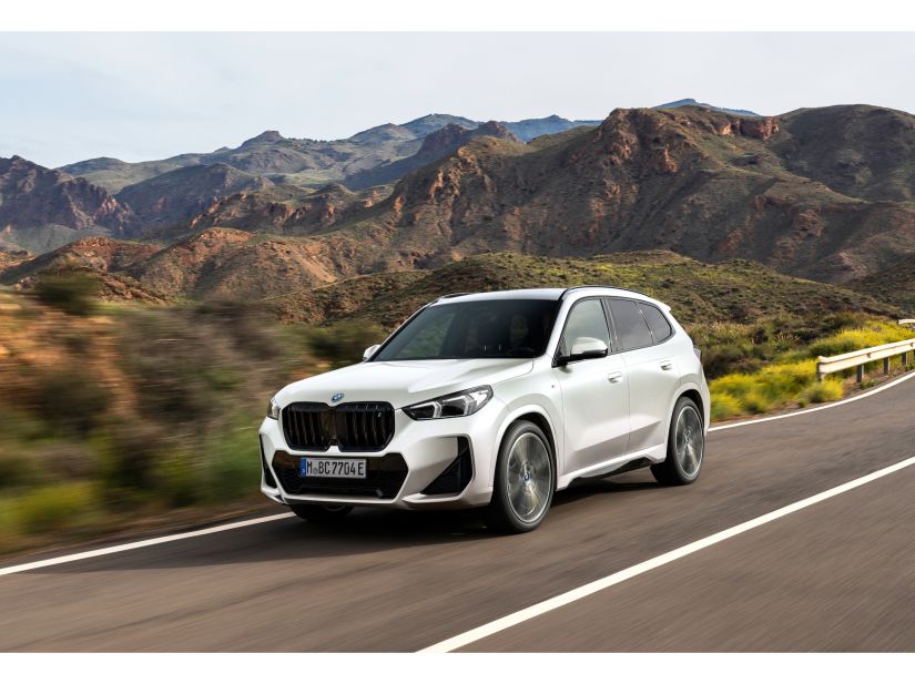 BMW lança oficialmente novo iX1 no Brasil