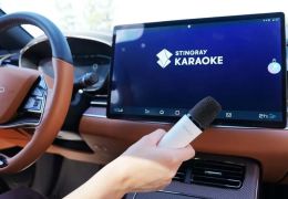 BYD anuncia aplicativo de karaokê para seus carros