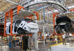 Nissan Kicks nacional terá motor turbo e deve chegar em 2025