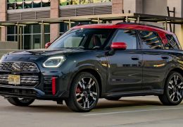 Mini apresenta Countryman John Cooper Works 2024 com 300 cv