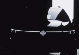Volkswagen Golf 2024 terá logotipo iluminado