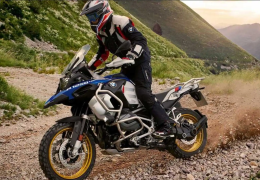 BMW anuncia promoção com desconto de R$ 12 mil para moto R 1250 GS
