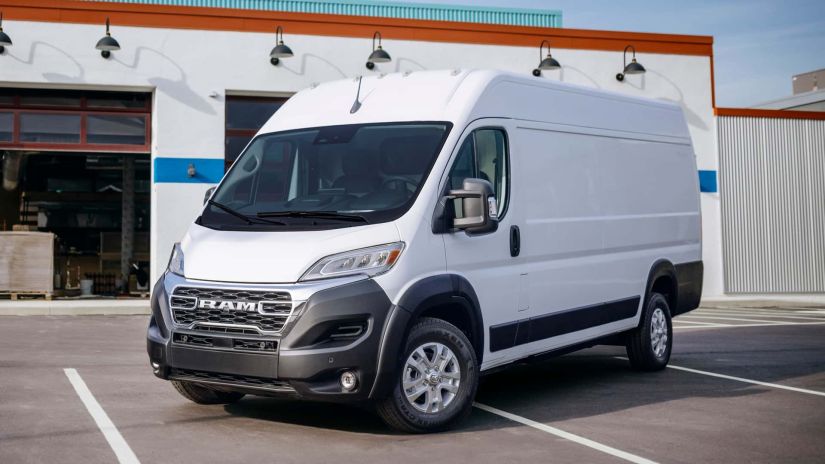 RAM apresenta primeiro modelo 100% elétrico nos Estados Unidos
