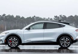 Ford desiste de meta de vender apenas carros elétricos até 2030 na Europa