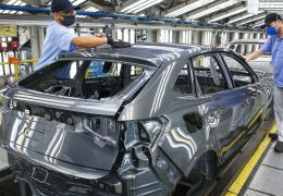 Volkswagen confirma suspensão parcial da produção de carros no Brasil
