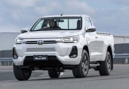 Hilux ganhará versão elétrica em 2025
