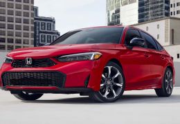 Honda Civic ganha facelift e mudanças nas versões para linha 2025