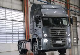 Volkswagen apresenta novo caminhão 4x2 com motor de 13 litros