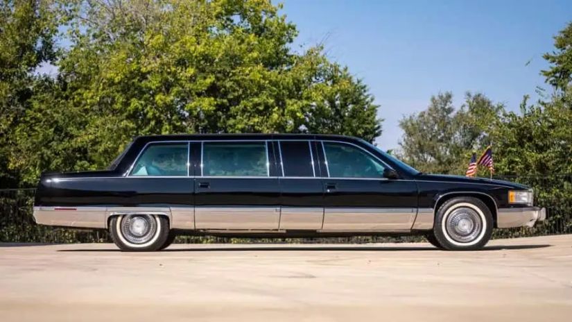 Limousine utilizada por Bill Clinton vai à leilão