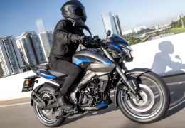 Bajaj lança versões 2026 das Dominar 160 e 200