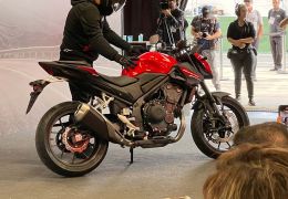 Honda antecipa preços das novas Hornet e NX500