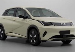 BYD confirma Dolphin híbrido na Europa com 260 cv