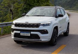 Jeep confirma novo Compass Blackhawk rodando com etanol