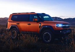 SUV que flutua é confirmado no Brasil e pode ser alternativa para áreas alagadas