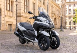 Yamaha apresenta sistema de airbag para moto de três rodas e amplia foco em segurança