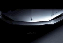 Nissan Skyline é apresentado com visual retrô e proposta nostálgica