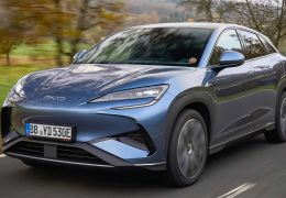 BYD Sealion 07 chega ao Brasil com posicionamento mais esportivo