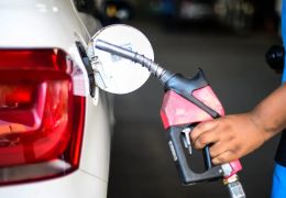 Governo define aumento de etanol na gasolina para junho