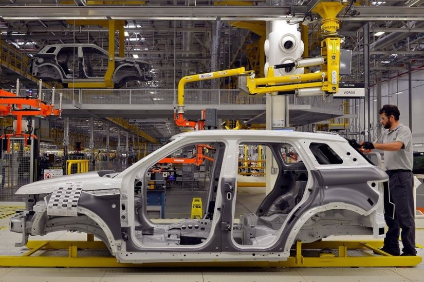 Land Rover anuncia paralisação da produção brasileira em julho