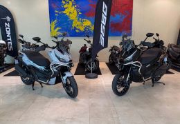 Nova moto Zontes 368G chega com 39 cv de potência e câmeras