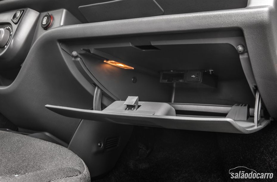 Porta-luvas do Fiorino Furgão EVO 1.4 Flex