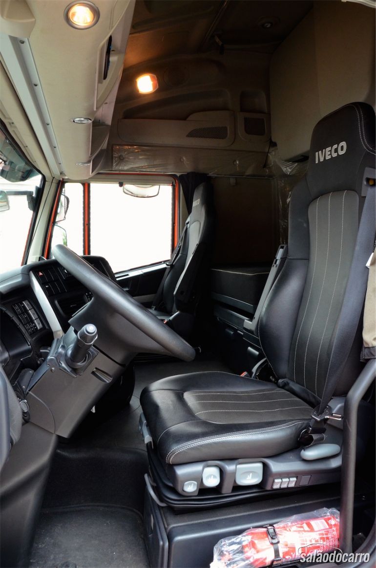 Interior da Iveco Hiway 560