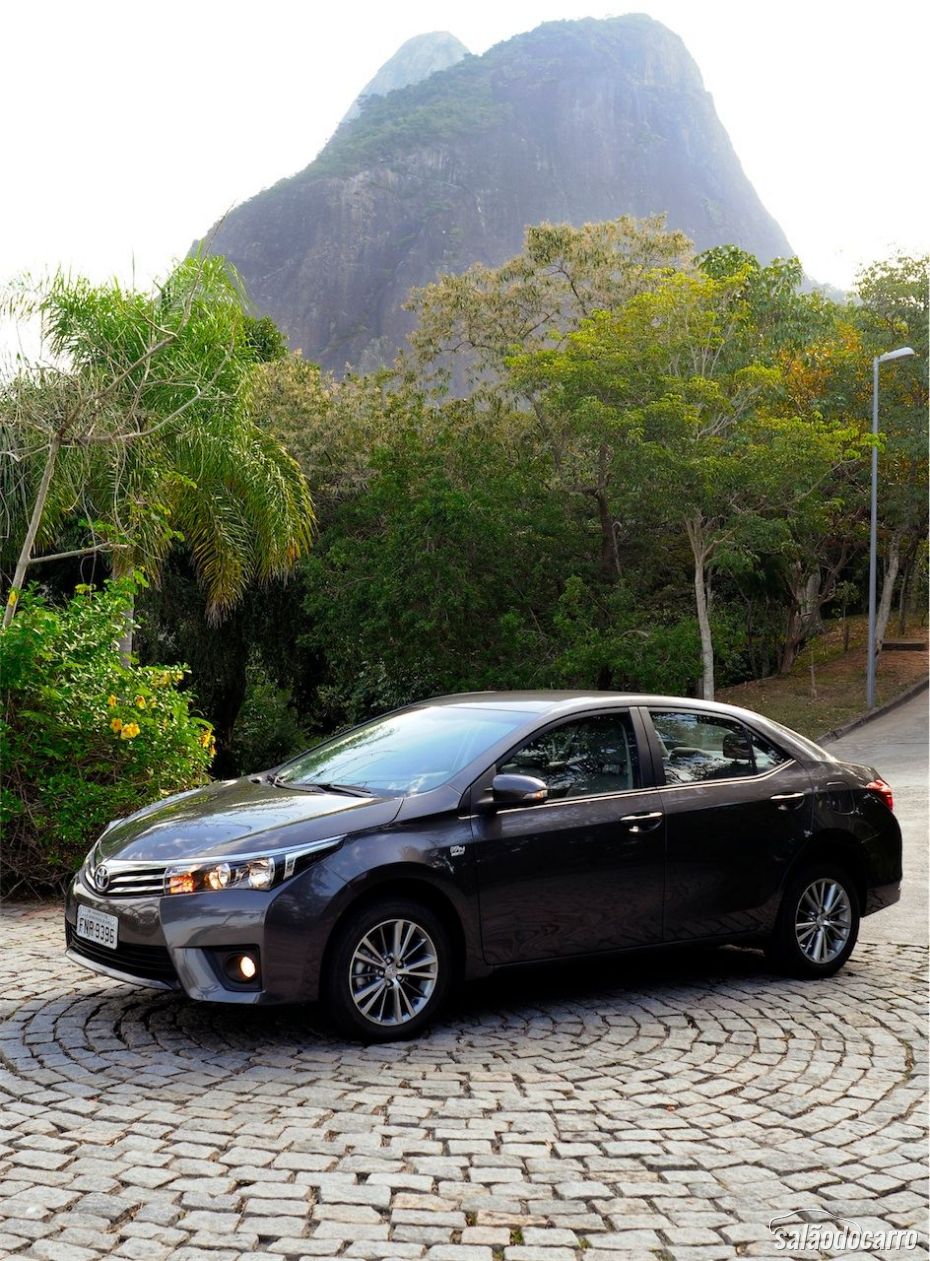 Visão lateral do Novo Corolla