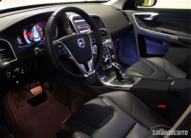 Interior do Volvo XC 60 T5
