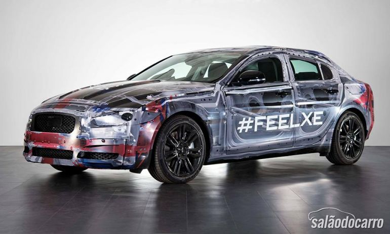 Jaguar sedã XE