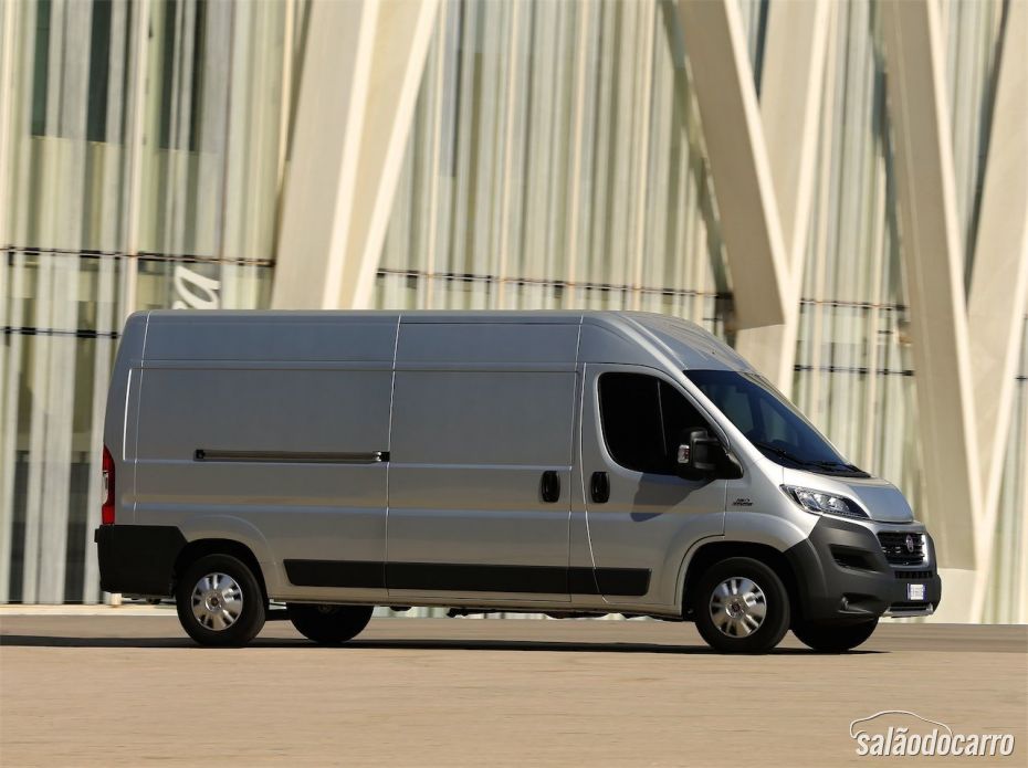 Vista lateral do novo Fiat Ducato