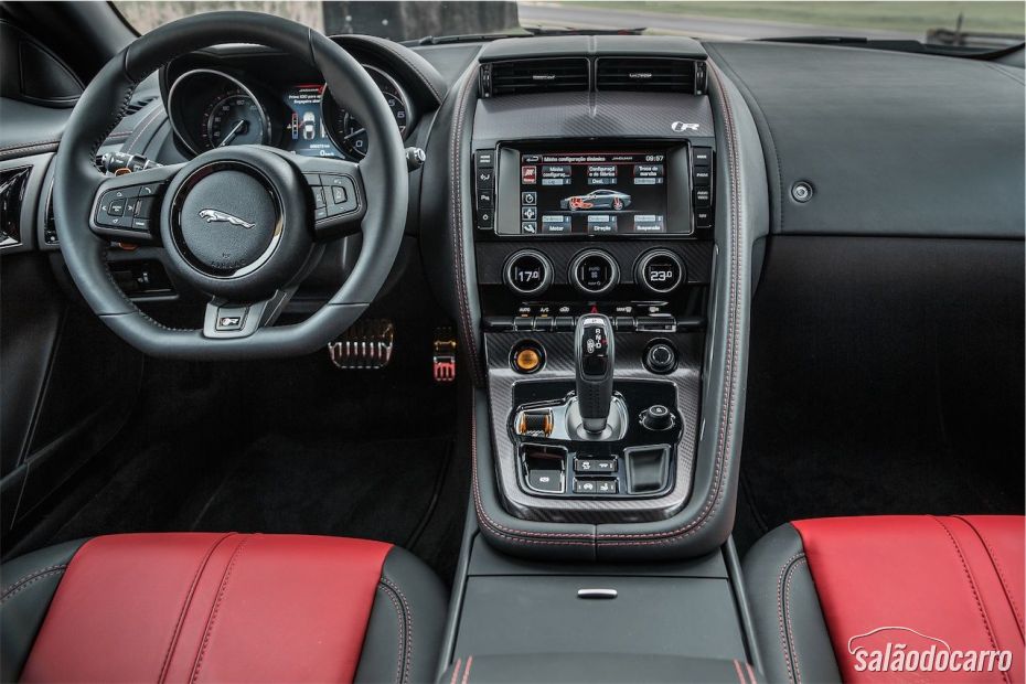 Interior do Jaguar F-Type
