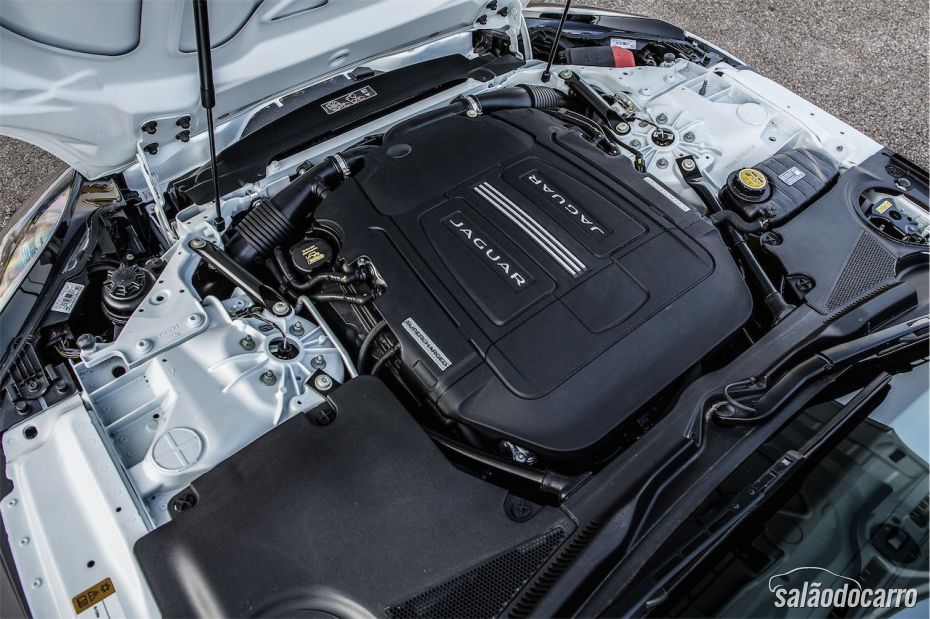 Motor V8 do Jaguar F-Type