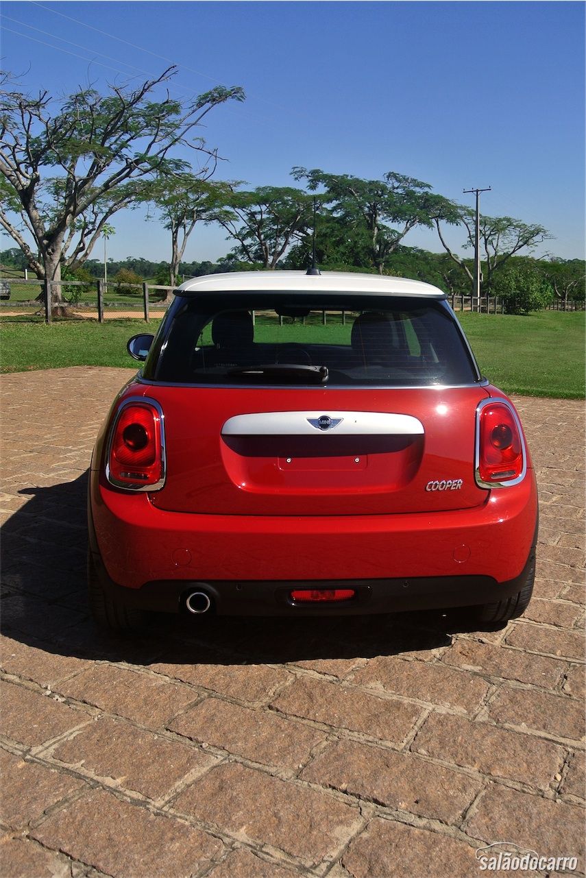 Traseira do Mini Cooper