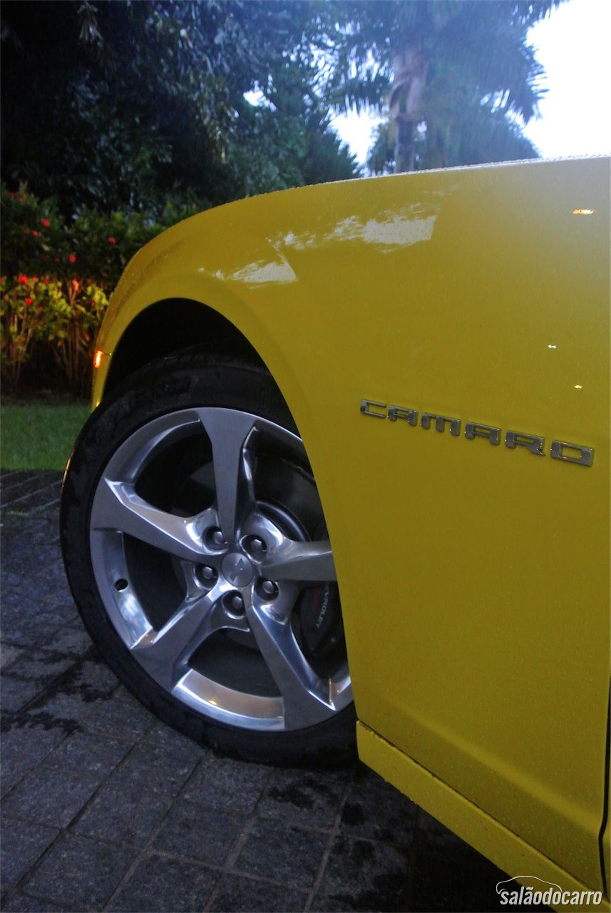 Detalhes das rodas do Camaro SS Sunrise