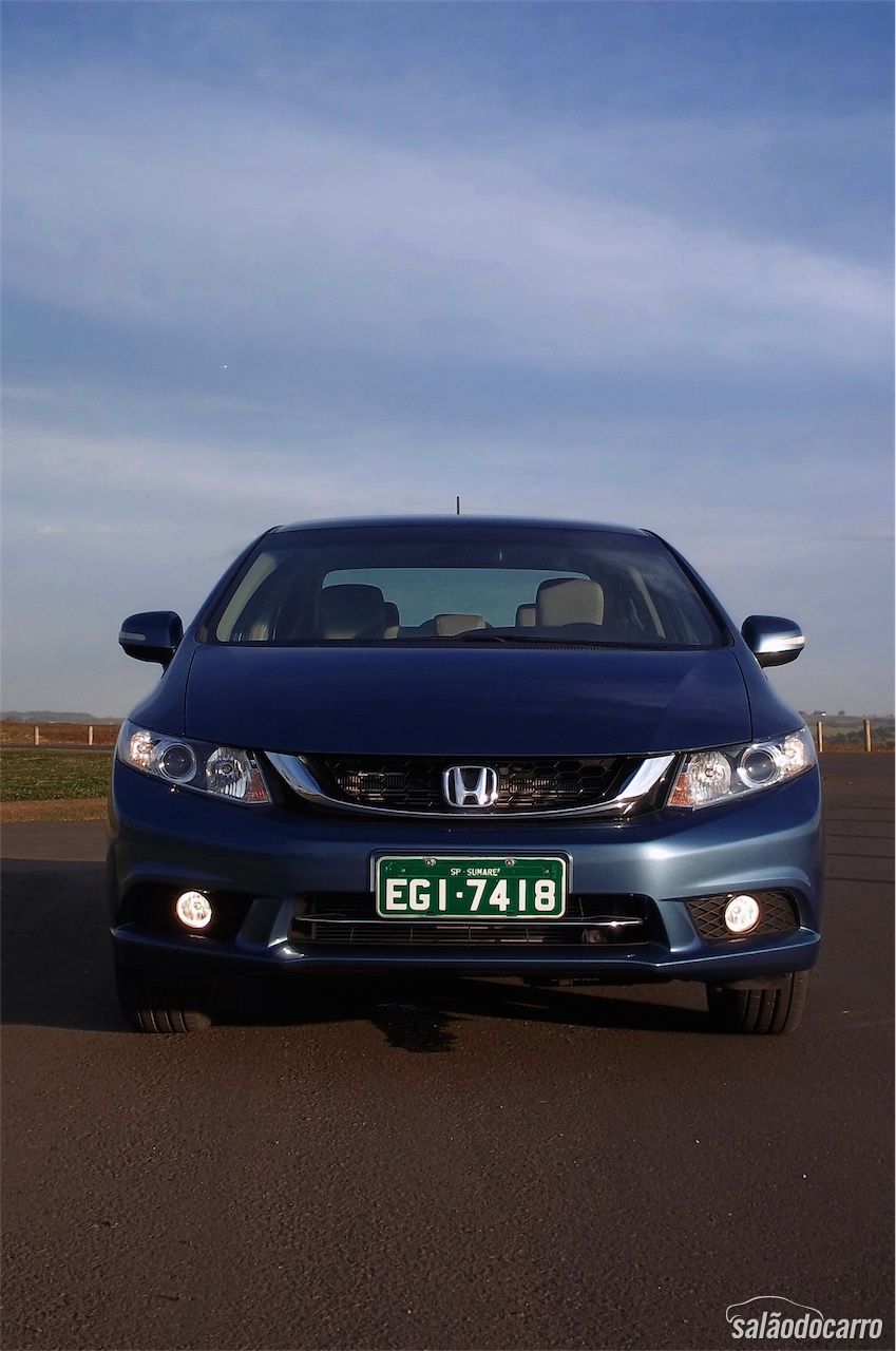 Frente do novo Honda Civic 2015