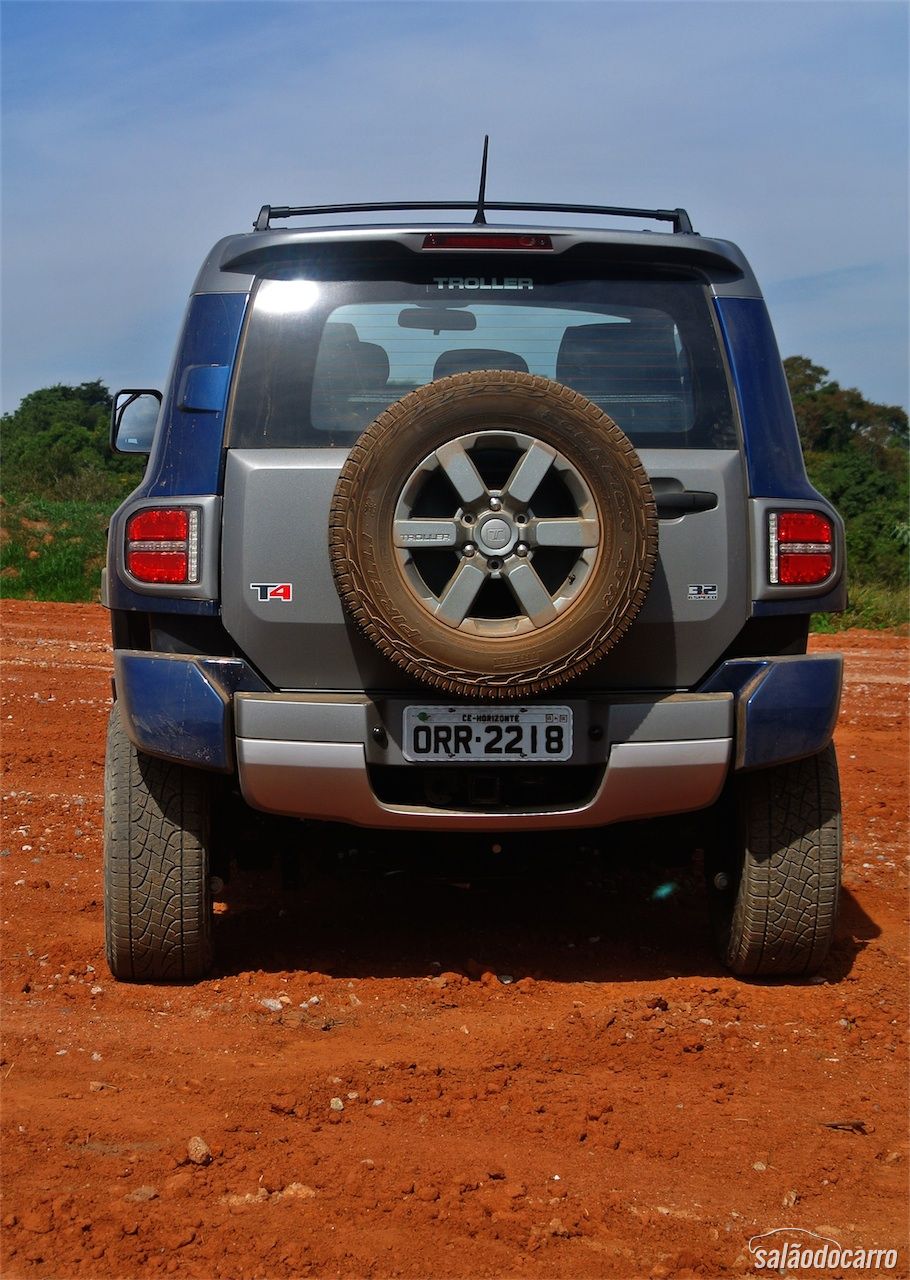 Traseira do novo Troller T4