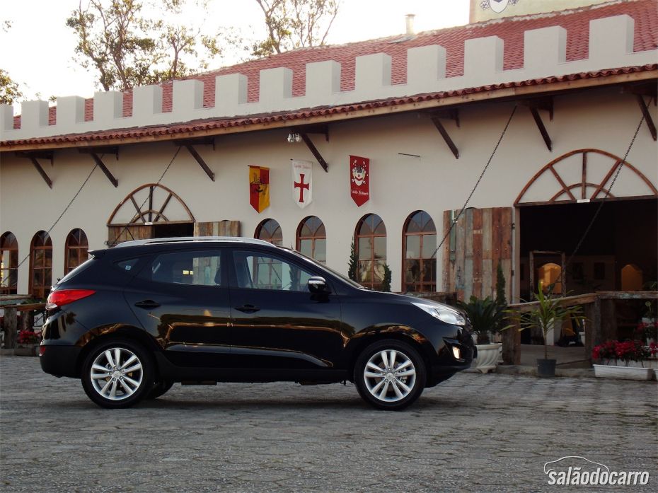Vista lateral do Hyundai ix35
