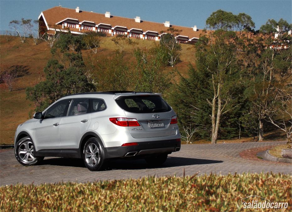 Carro combina com a bela paisagem de Campos de Jordão