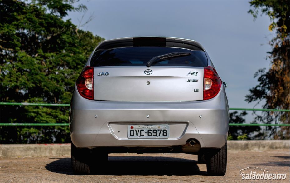 Traseira do novo JAC J3 S
