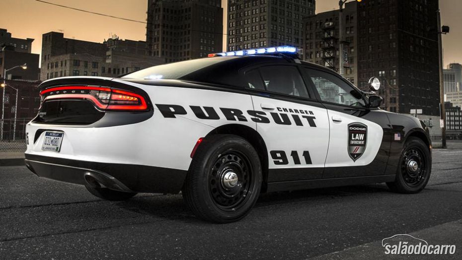 Dodge apresenta Charger Pursuit 2015