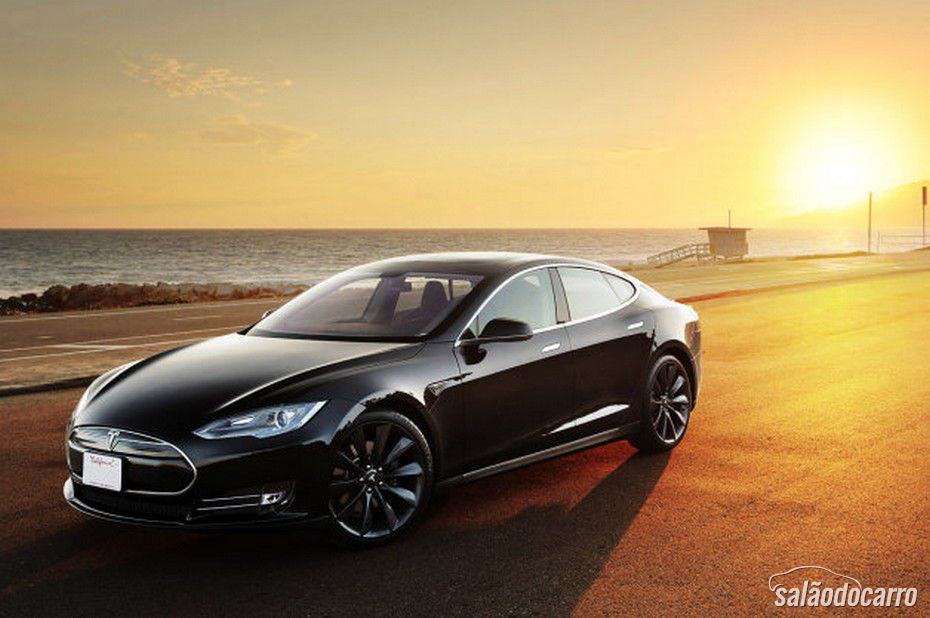 Tesla inova: motor do Model S tem garantia infinita