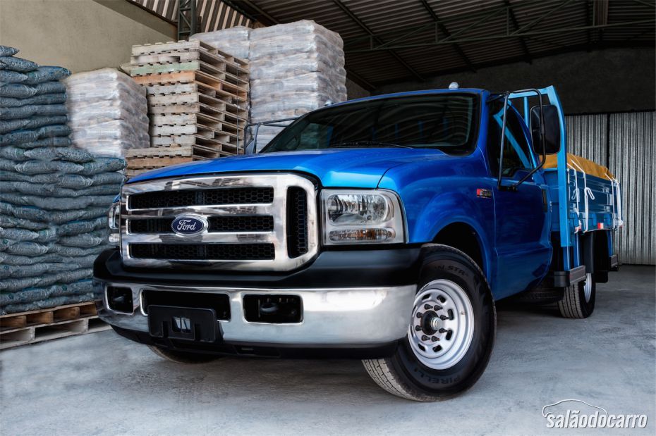 Ford F4000 ressurge