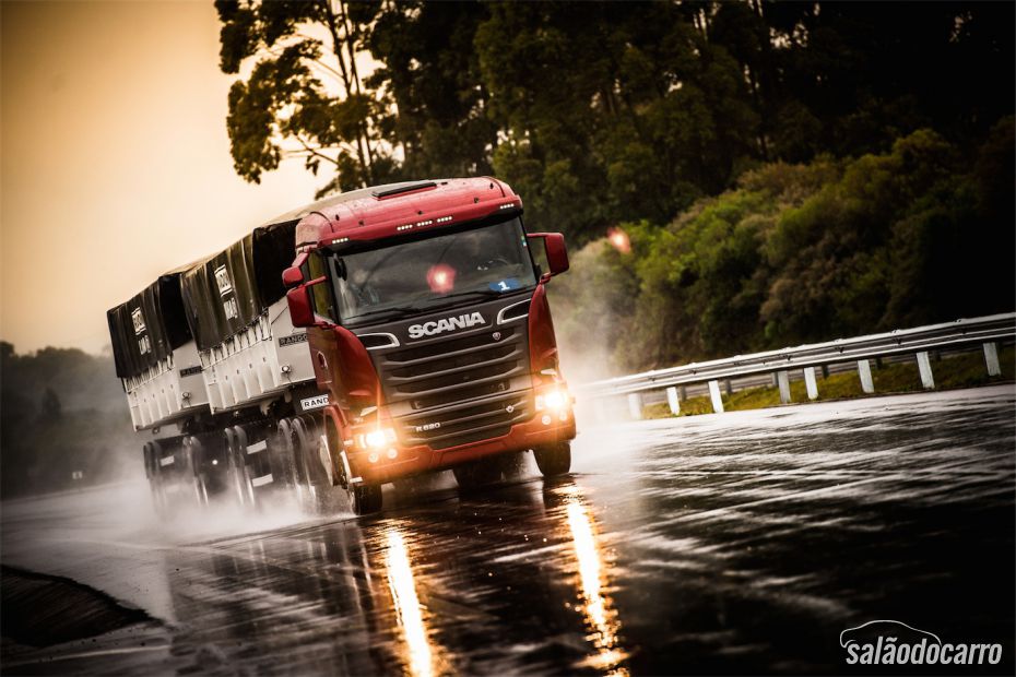 Scania V8