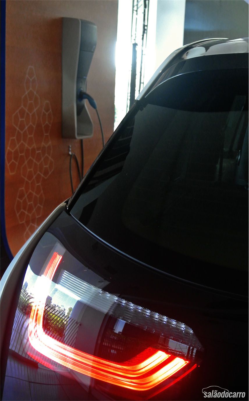 Detalhe do farol do i3