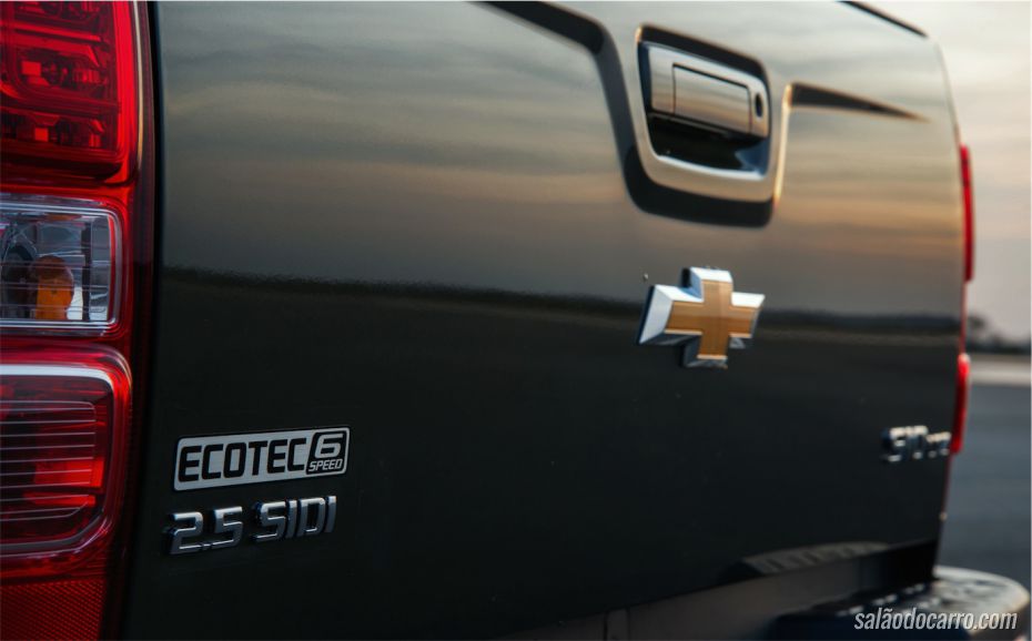 Detalhe da traseira da S10