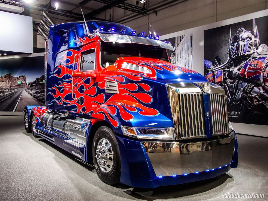 Western Star 5700XE Optimus Prime