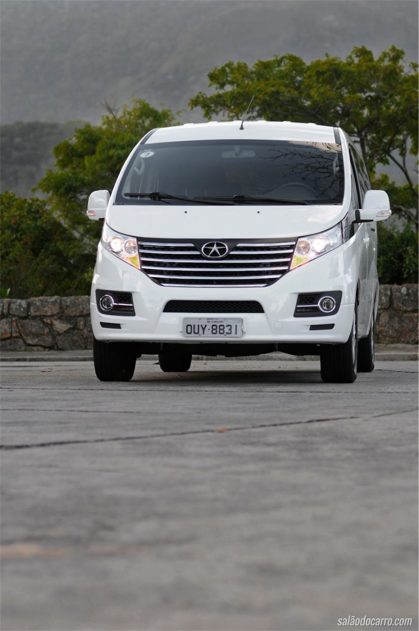 Novo JAC T8