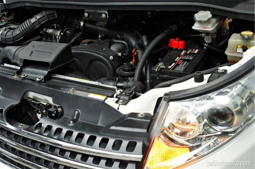 Sob o capô do JAC T8